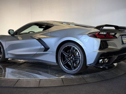 Used 2022 Chevrolet Corvette Stingray Premium Cpe w/ Z51 Performance Package RWD image 23