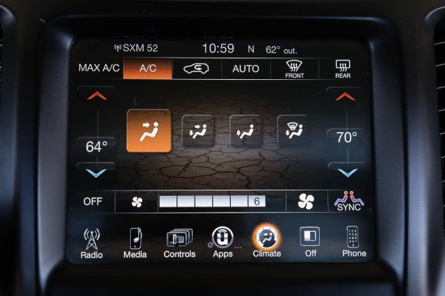 Used 2018 Jeep Cherokee Latitude Plus w/ Comfort/Convenience Group FWD image 15