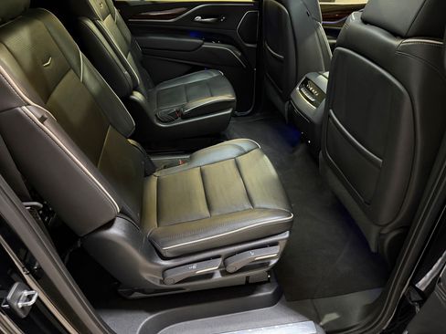 Used 2022 Cadillac Escalade ESV Premium Luxury RWD image 51