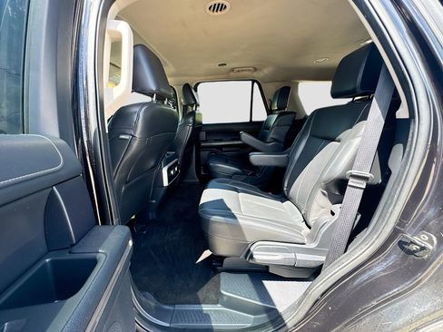 Used 2022 Ford Expedition XLT RWD image 27