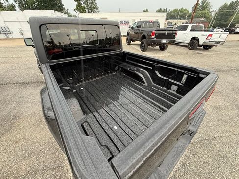 Used 2023 Jeep Gladiator Sport AWD/4WD image 10