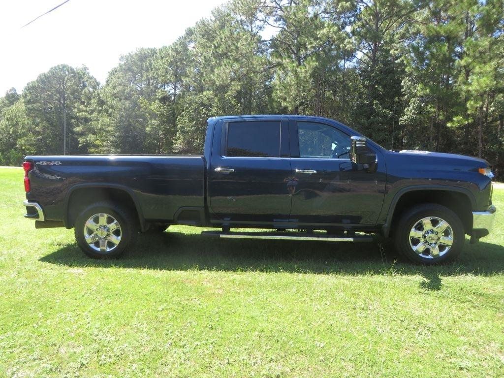 Used 2021 Chevrolet Silverado 2500 LTZ w/ LTZ Premium Package AWD/4WD image 5