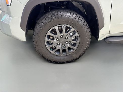 Used 2024 Toyota Tundra SR5 w/ SR5 Premium Package AWD/4WD image 29