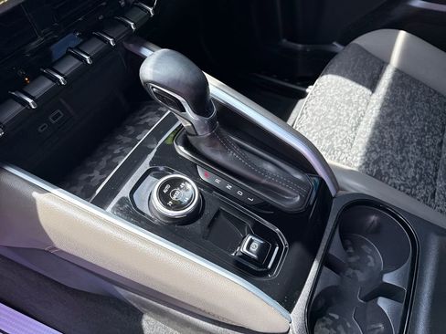 Used 2023 Chevrolet Colorado ZR2 AWD/4WD image 28