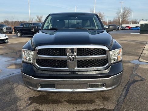 Used 2019 RAM 1500 Classic SLT w/ Luxury Group image 2