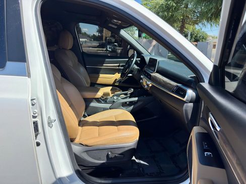 Used 2020 Kia Telluride SX w/ Towing Package FWD image 12