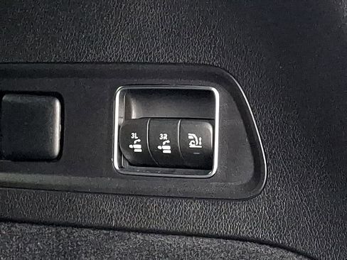 Certified 2025 Mercedes-Benz GLS 450 4MATIC image 31