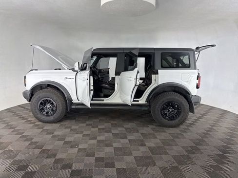 Used 2022 Ford Bronco Outer Banks w/ Sasquatch Package image 11