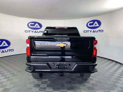 Used 2022 Chevrolet Silverado 1500 Custom w/ Safety Confidence Package AWD/4WD image 4