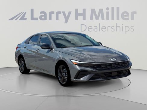 New 2026 Hyundai Elantra SEL Sport Premium FWD image 11