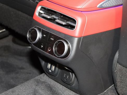 Used 2023 Genesis GV70 2.5T w/ Sport Prestige Package image 16