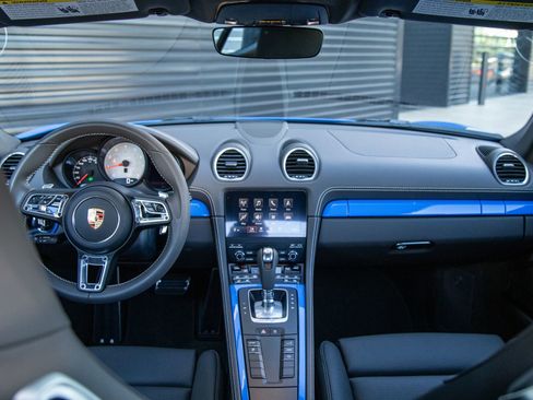 Certified 2025 Porsche 718 Cayman S RWD image 16