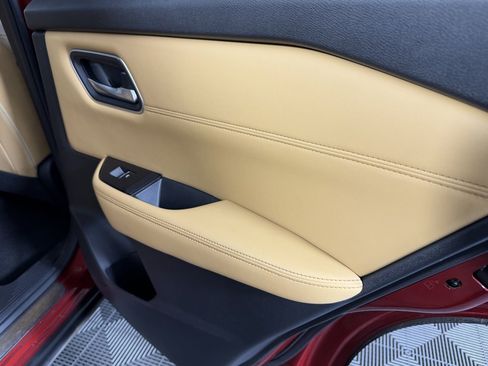 Used 2023 Nissan Rogue Platinum w/ Platinum Premium Package image 31