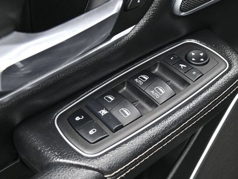 Used 2023 RAM 1500 Laramie RWD image 14