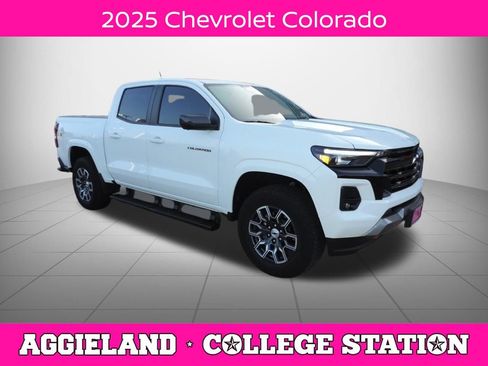Used 2025 Chevrolet Colorado Z71 w/ Technology Package AWD/4WD image 1