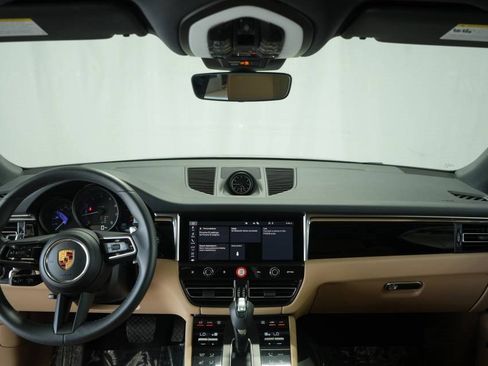 Used 2024 Porsche Macan image 16