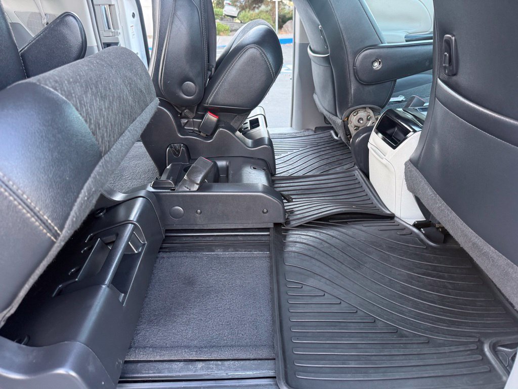 Used 2011 Toyota Sienna SE w/ Preferred Pkg FWD image 25