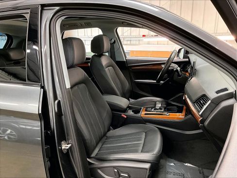 Used 2023 Audi Q5 2.0T Premium Plus w/ Premium Plus Package AWD/4WD image 9