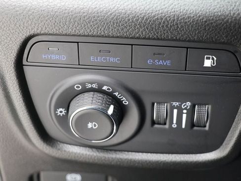 Used 2023 Jeep Grand Cherokee 4WD 4xe w/ Luxury Tech Group II image 32