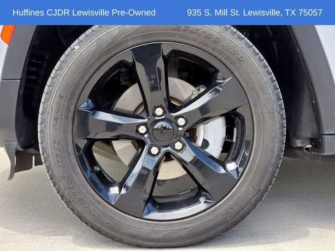 Used 2024 Jeep Grand Cherokee Limited w/ Black Appearance Package RWD image 14