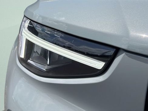New 2026 Volvo XC40 B5 Plus w/ Protection Package Premier AWD/4WD image 25