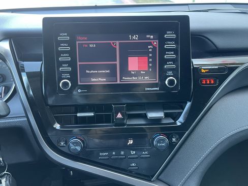 Used 2024 Toyota Camry LE image 31