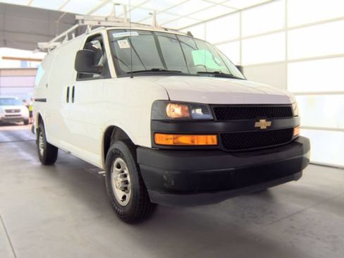 Used 2020 Chevrolet Express 3500 w/ Driver Convenience Package RWD image 1