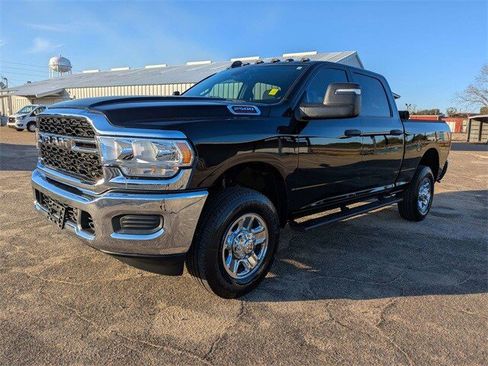 Used 2024 RAM 2500 Tradesman w/ Chrome Appearance Group image 8