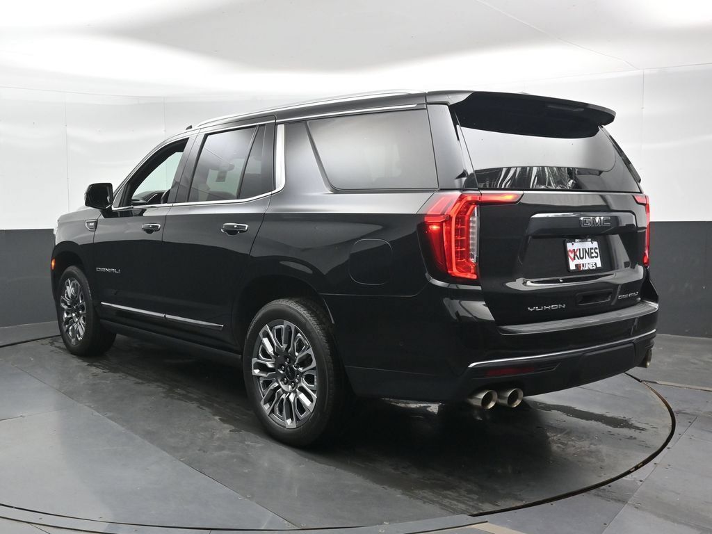Used 2023 GMC Yukon Denali Ultimate w/ LPO, Floor Liner Package AWD/4WD image 9