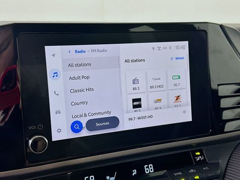 Used 2025 Toyota Camry SE image 28