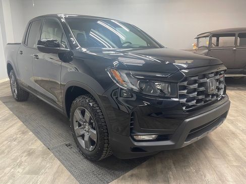 Used 2025 Honda Ridgeline TrailSport image 5