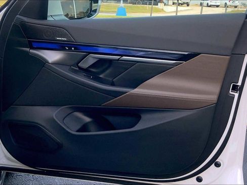 Certified 2024 BMW i5 eDrive40i w/ Premium Package image 24