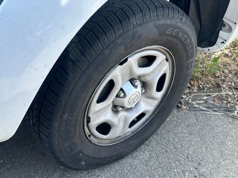 Used 2013 Toyota Tacoma 2WD Double Cab w/ SR5 Pkg image 22