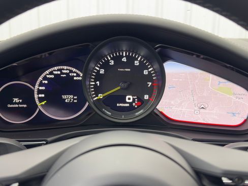 Used 2022 Porsche Panamera 4S w/ Premium Package image 20