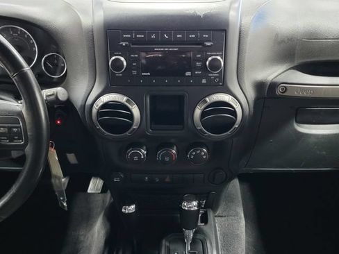Used 2018 Jeep Wrangler Sport AWD/4WD image 18