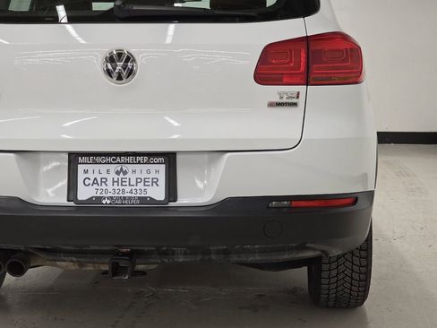 Used 2017 Volkswagen Tiguan S image 40