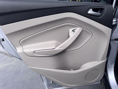 Used 2019 Ford Escape SEL image 29