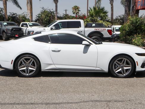 Used 2025 Ford Mustang Coupe RWD image 9