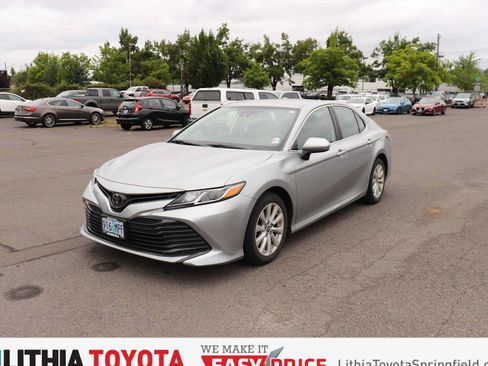 Used 2020 Toyota Camry LE FWD image 1