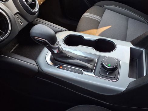 Used 2025 Chevrolet Blazer LT image 10