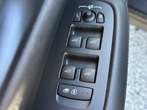Certified 2024 Volvo V60 B5 Cross Country Plus image 21