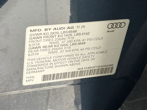 New 2025 Audi Q6 e-tron Premium Plus image 24