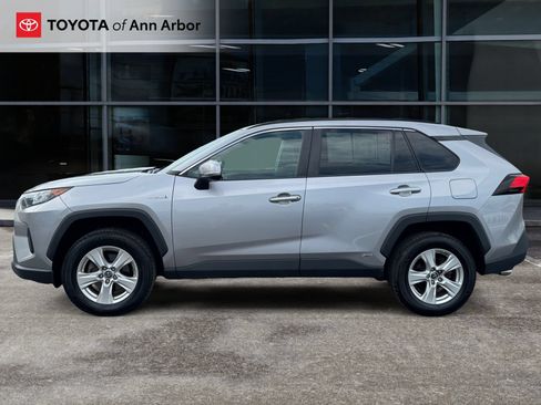 Used 2020 Toyota RAV4 LE w/ All Weather Liner Package AWD/4WD image 9
