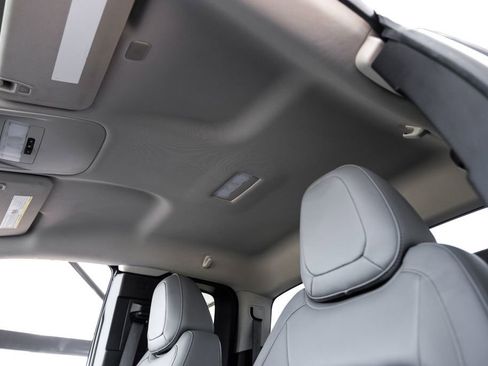 Used 2021 Chevrolet Colorado W/T w/ WT Convenience Package image 27