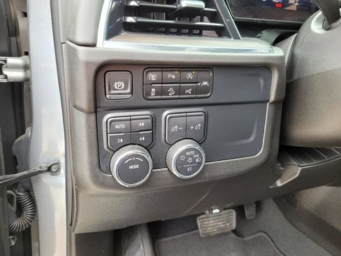 Used 2025 Chevrolet Suburban Z71 AWD/4WD image 22