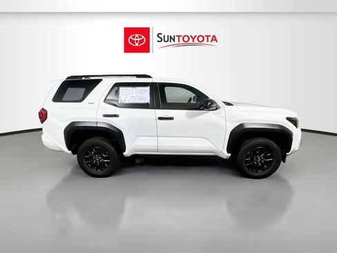 Used 2025 Toyota 4Runner SR5 AWD/4WD image 2