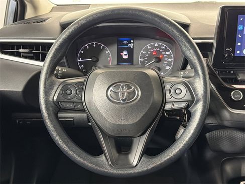 Used 2025 Toyota Corolla LE image 23