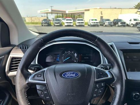 Used 2019 Ford Edge SEL w/ Equipment Group 201A AWD/4WD image 18