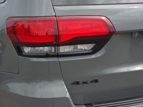 Used 2022 Jeep Grand Cherokee Laredo X AWD/4WD image 36