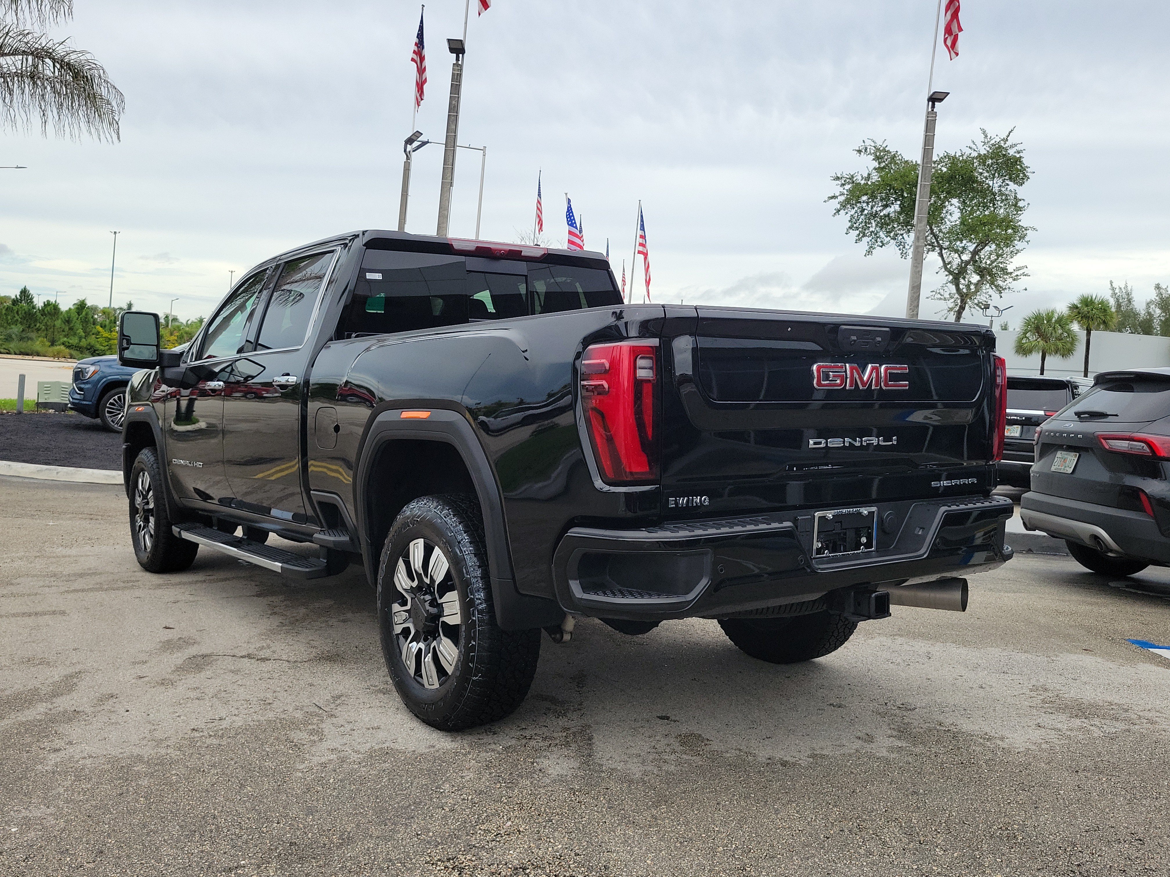Used 2026 GMC Sierra 2500 Denali w/ Denali Reserve Package AWD/4WD image 7